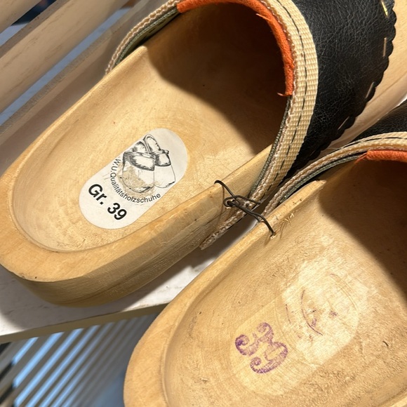 W.U Qualitatsholzschuhe wooden clogs - Picture 2 of 4